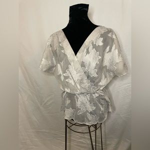 WAYF Lacey Floral Sheer Peplum top Size Small women’s